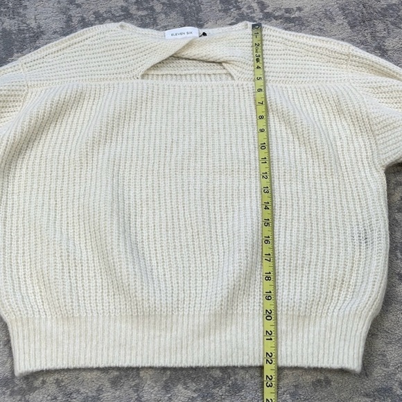 New Eleven Six Emma Twist Keyhole Cut Out Knit Sweater Alpaca Wool Cream M L - Picture 3 of 9